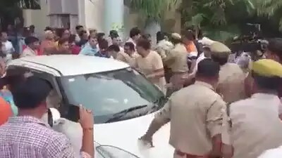 Video grab of scuffle between UP and Chhattisgarh cops.