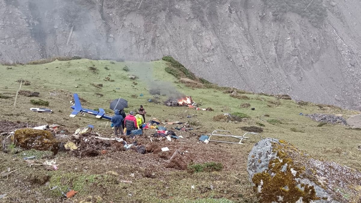 7 people die in helicopter crash near kedarnath